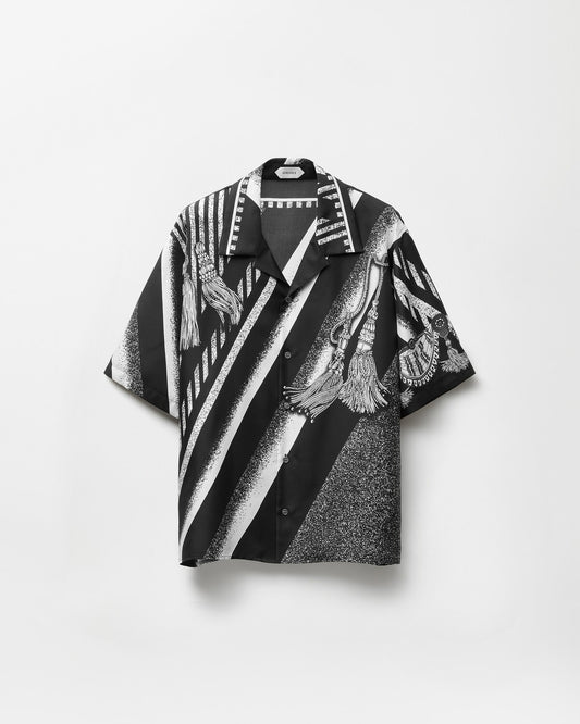 Luxury Black & White Abstract Graphic Print Premium Cuban Collar Half Sleeve Casual Shirt for Men | Designer Inspired Monochrome Resort Beach Vacation Button Down Fashion Shirt with Modern Artistic Pattern